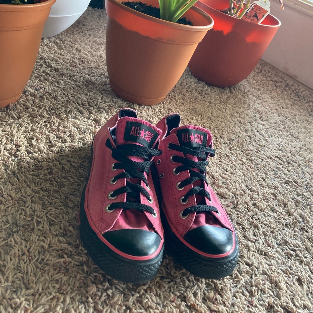 Vintage Neon pink/black Converse